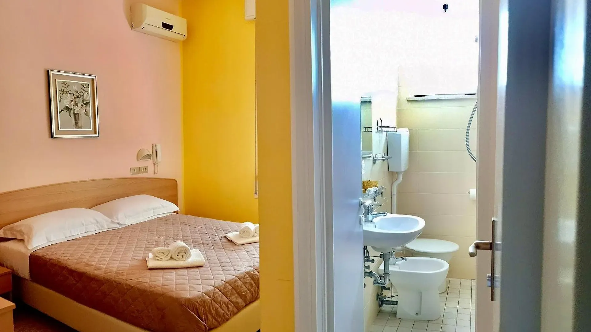 Hotel Rossella Rimini 2*,  Italie